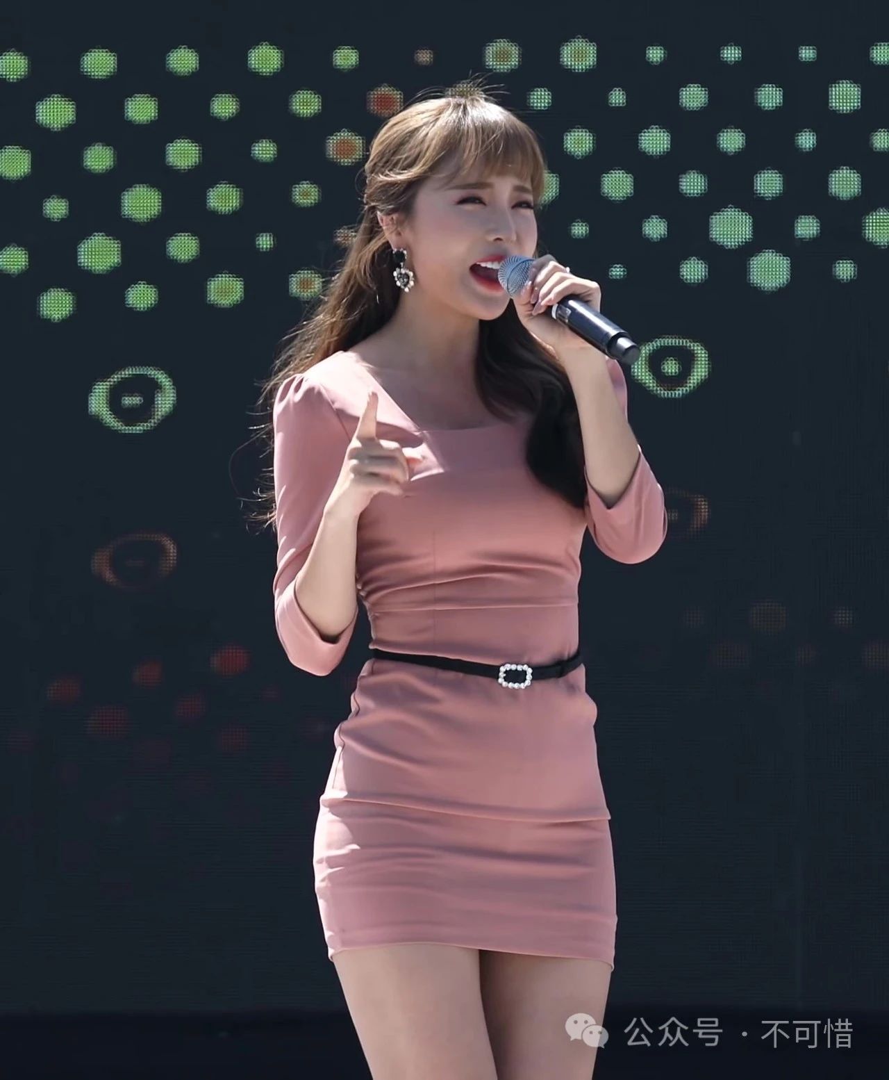 洪真英 简介 洪真英 简介