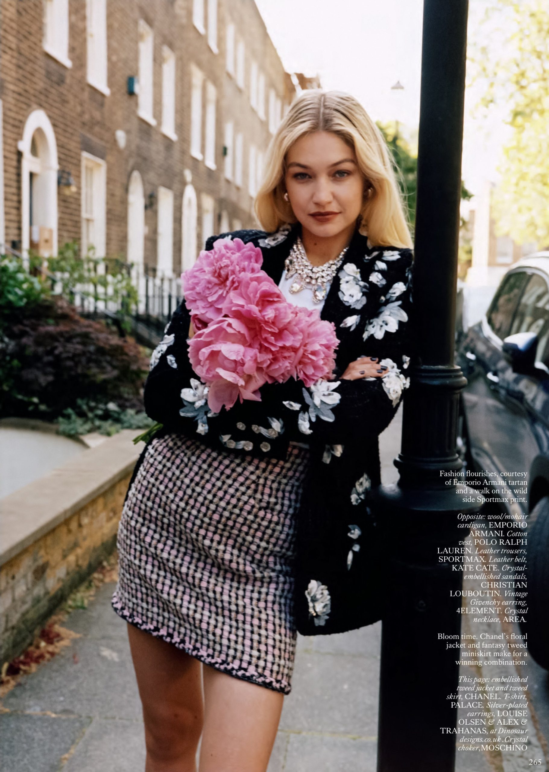 吉吉·哈迪德 (Gigi Hadid) 登上英国版《Vogue》2023年12月刊封面#钱钱