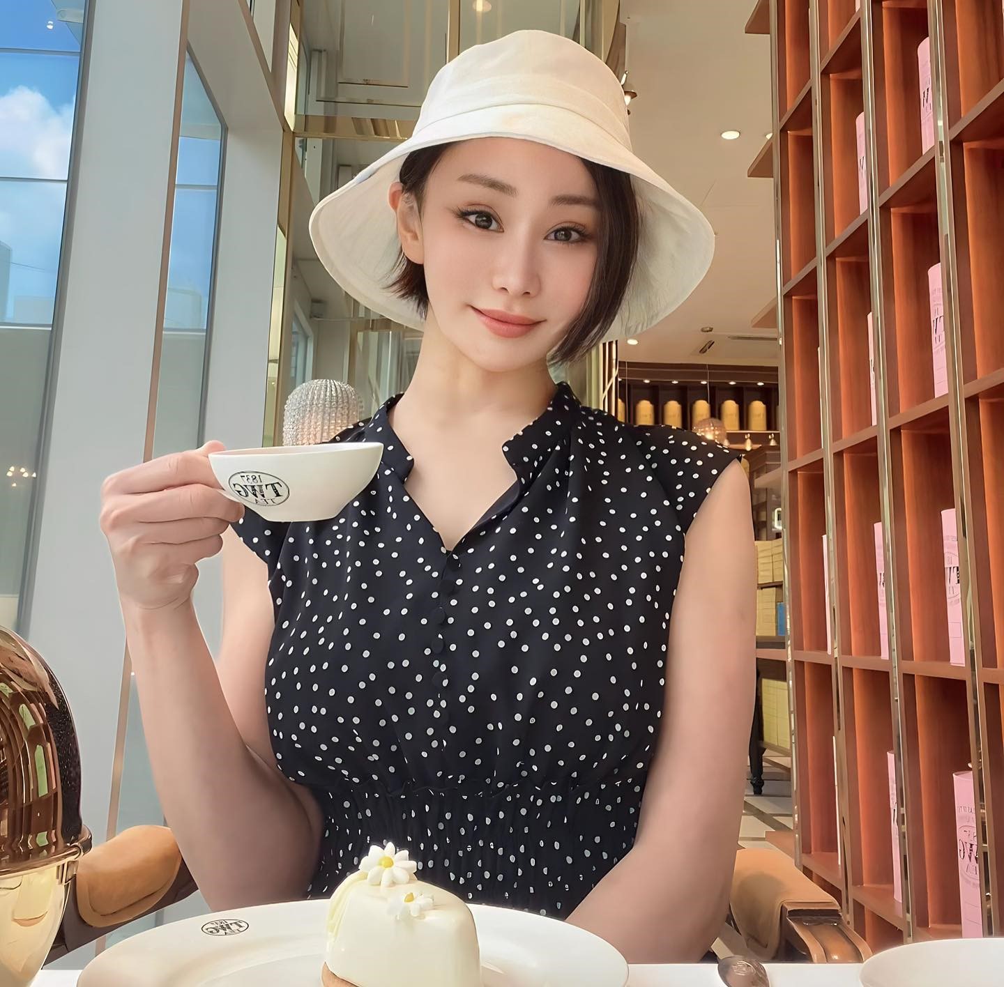 明里友香 简介 明里友香 简介