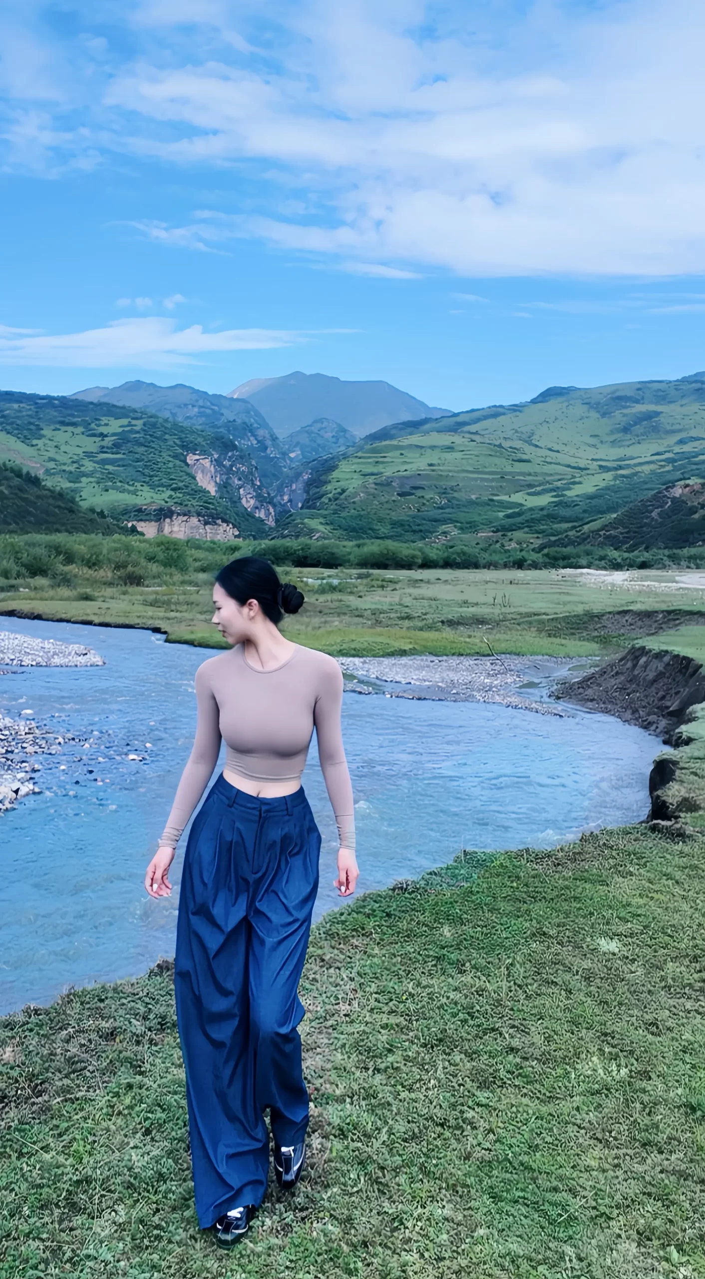 Bodycon outfit outdoor photoshoot