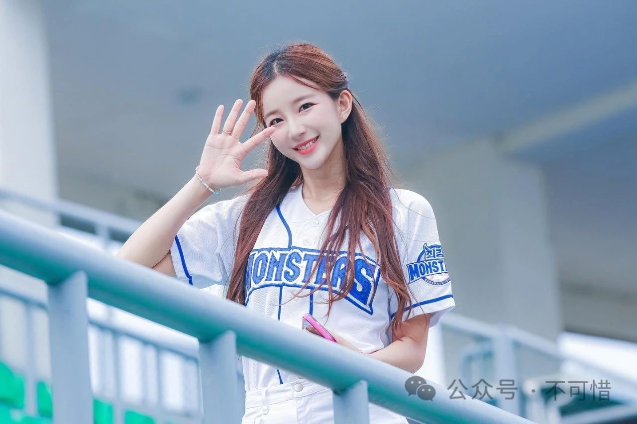 韩国啦啦队 金珍儿 简介